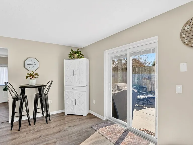 425 Via Valencia Ct — Photo 5