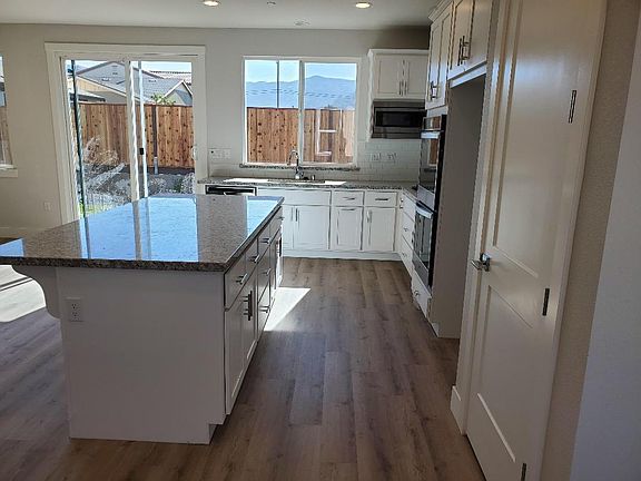 4th image of 245 Copperleaf Ln
