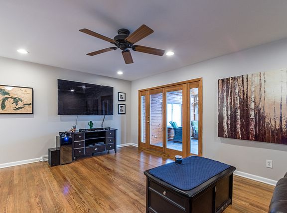 5th image of 33369 N Lake Shore Dr