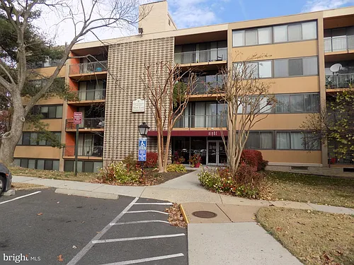 8 S Van Dorn St Photo 1