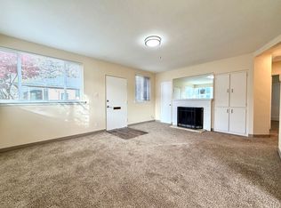 5109 E Burnside St APT 8, Portland, OR 97215