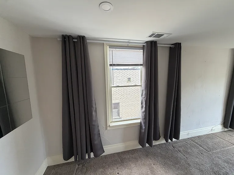 2822 Broadway Ave #3 — Photo 21