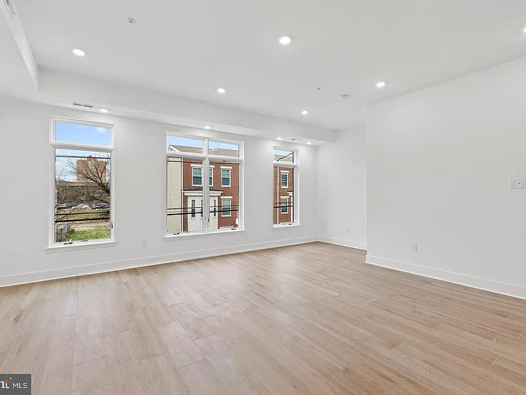 1335 N Franklin St #2 — Photo 6