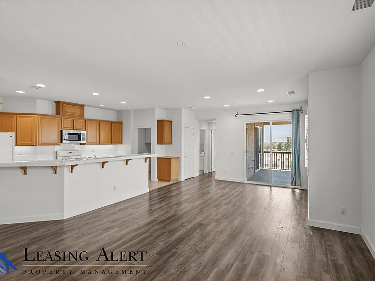 24320 Lorenzo Ln — Photo 5