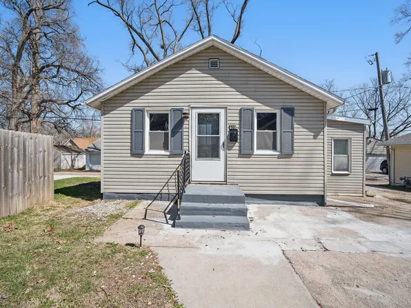 409 10th St, West Des Moines, IA 50265