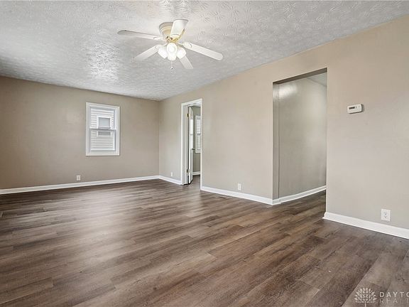 3rd image of 1876 Miami Ave