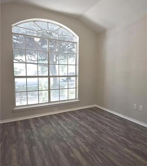 1156 Tetbury Ln — Photo 18