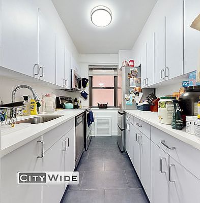 4th image of 219 E 69th St APT 1C