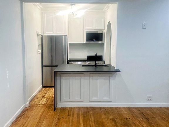 4th image of 4226 Prescott Ave