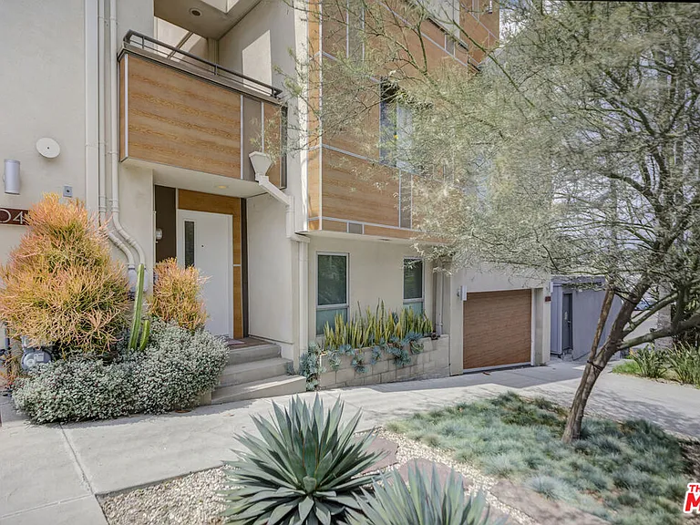 1045 Manzanita St — Photo 2