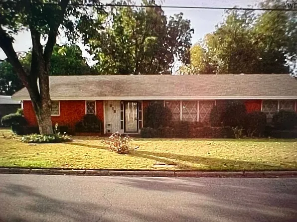 512 Magnolia St, Burkburnett, TX 76354