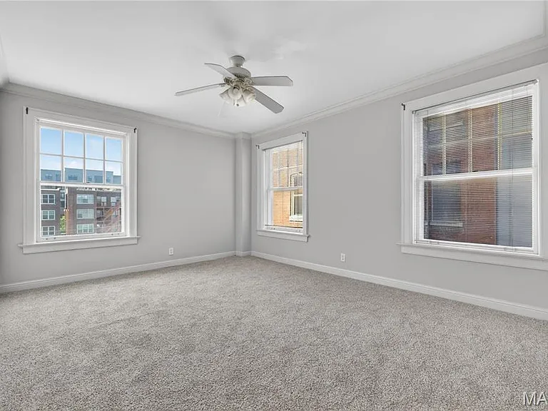 5510 Waterman Blvd #202 — Photo 33