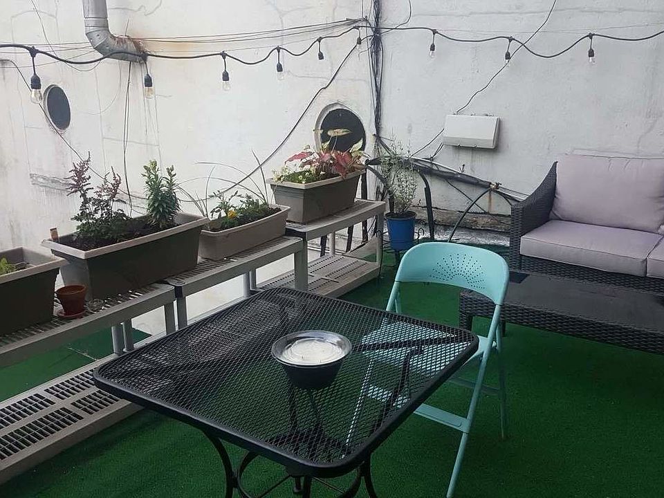 1st image of 527 Henry St APT 1