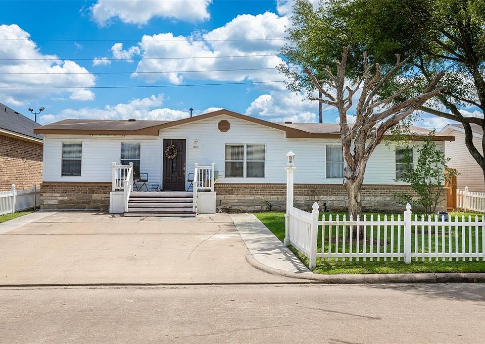 1st image of 20319 Mountaindale Dr