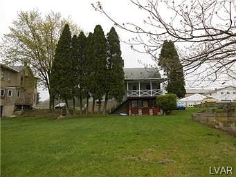 4th image of 665 Blue Mountain Dr