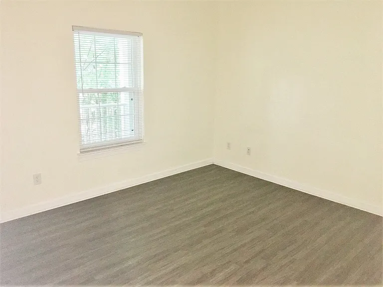 107 Pickering Ln — Photo 10