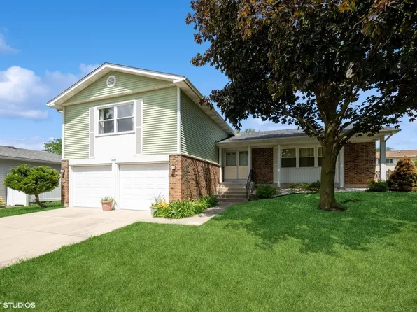 4085 N New Britton Dr, Hoffman Estates, IL 60192