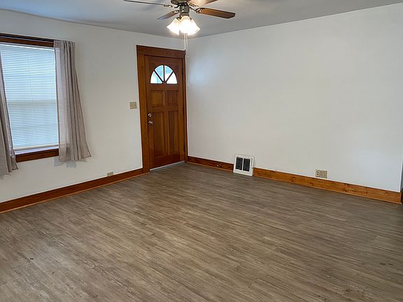 3rd image of 219 W 4th St