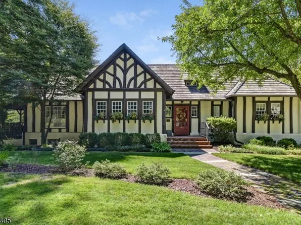 136 Hobart Ave, Short Hills, NJ 07078