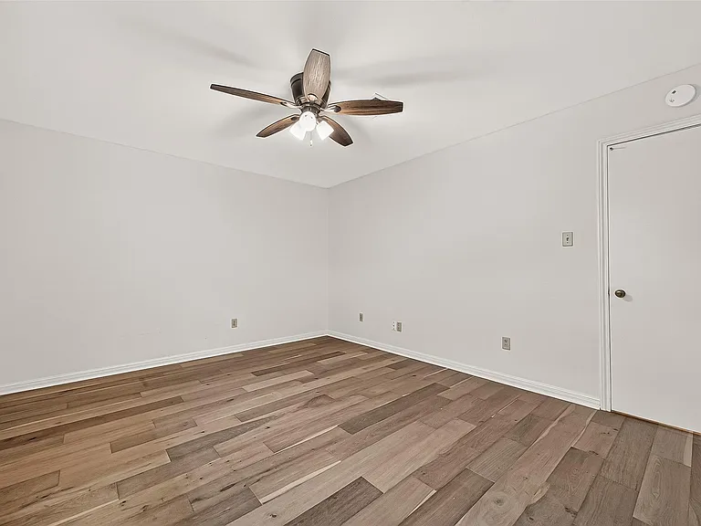 12411 Pinerock Ln — Photo 32