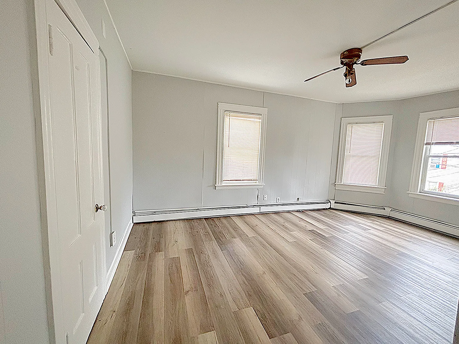2 bed, 950 sqft, $1,500 — Photo 4