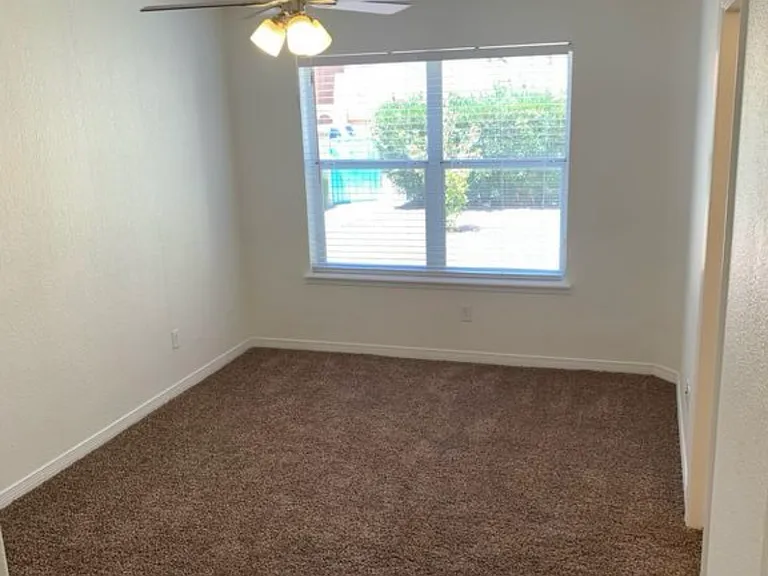 706 Indian Hollow Rd #B — Photo 14