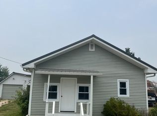 325 N 1st St, Edwardsport, IN 47528