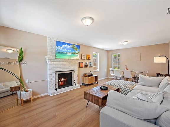 4th image of 1480 SW 26th Ave