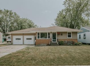 2006 4th Ave NE, Austin, MN 55912