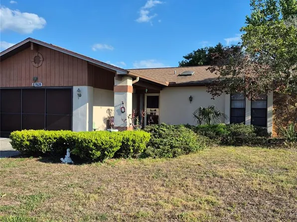 7828 Royal Stewart Dr, New Port Richey, FL 34653