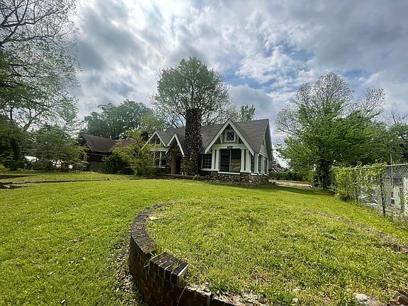 2nd image of 439 S Parkway Ave