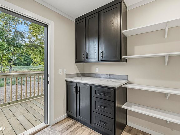 5th image of 535 McDonald Rd