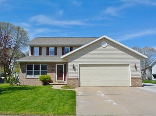 1716 W Cloverdale Dr, Appleton, WI 54914