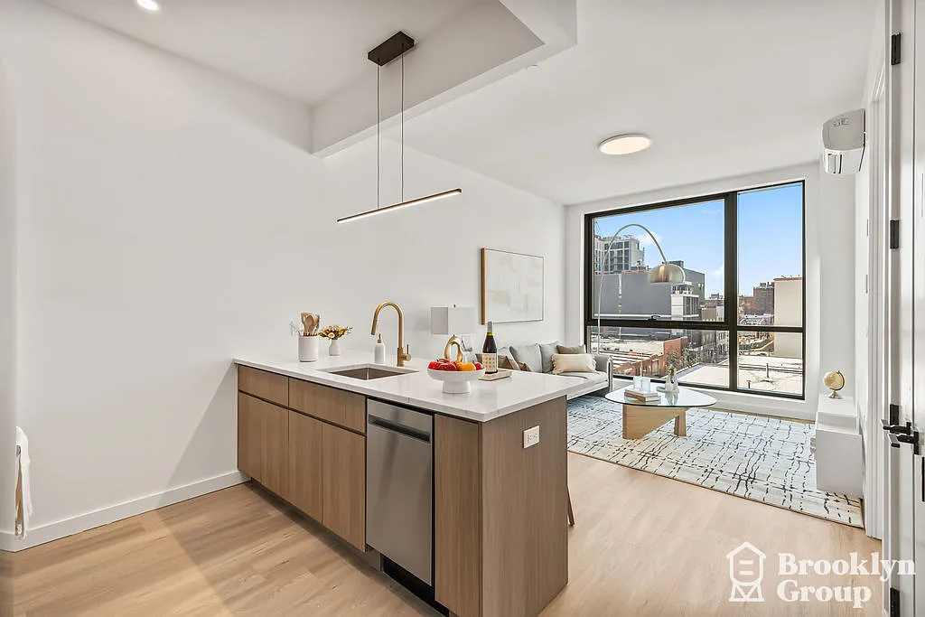 Building Photo - 556 Baltic St #903