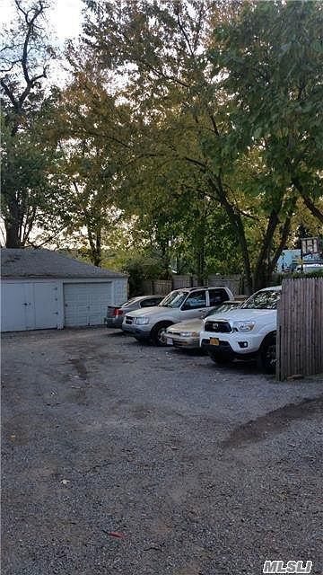 1st image of 24 Park Ave
