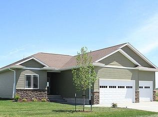 1100 Wood Lily Rd, Solon, IA 52333