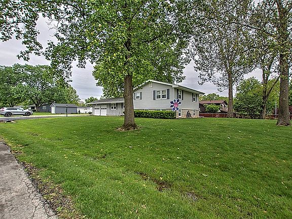 3rd image of 3219 Redlich Dr