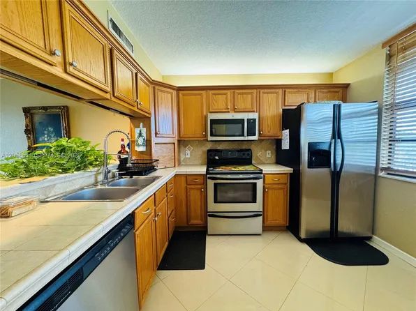 1705 Whitehall Dr APT 401, Fort Lauderdale, FL 33324