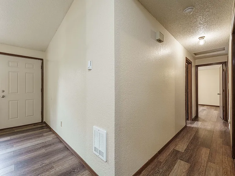4918 Plomondon St — Photo 12