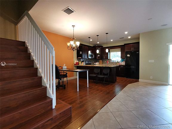 3rd image of 11313 NW 34th Pl