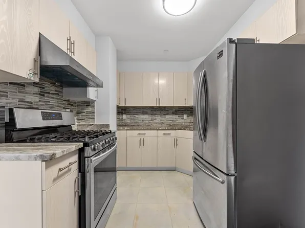 138-12 Northern Boulevard image 3 of 17