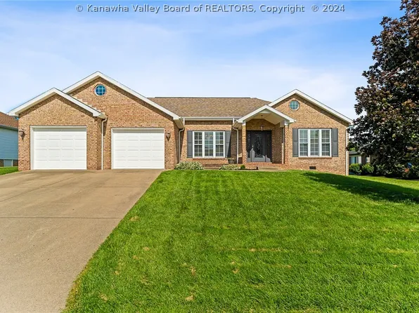 1630 Amanda Dr, Hurricane, WV 25526