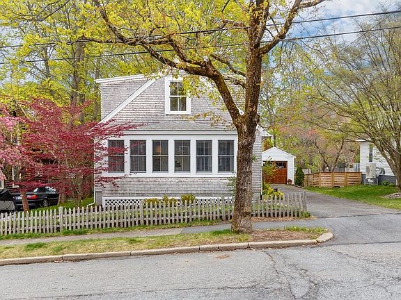 3rd image of 15 Plummer Ave