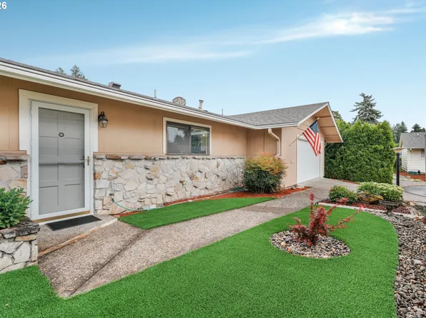 12325 SW King Richard Dr, King City, OR 97224