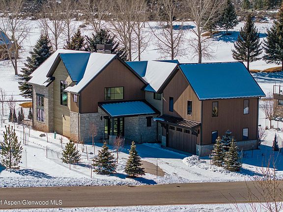 4th image of 589 Saddleback Rd