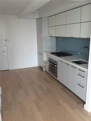 Rented by Platinvm Property Group New York | media 5