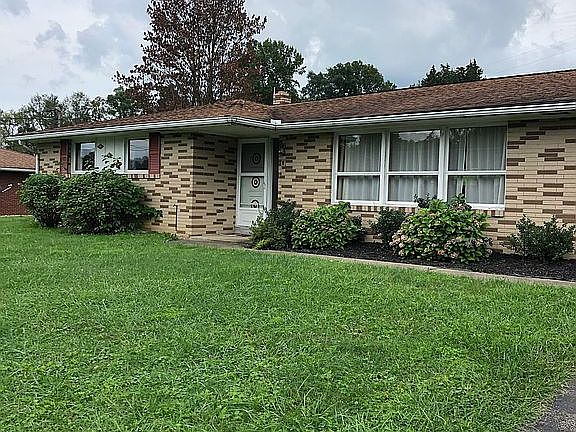3rd image of 150 Parkway Dr