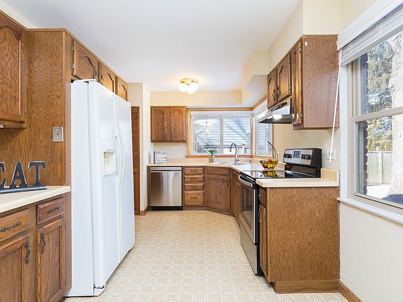 5th image of 1930 Thornwood Ln