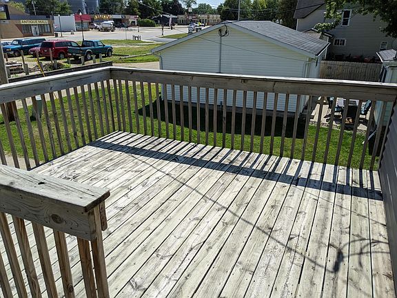 Outdoor deck