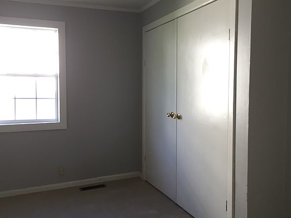 5th image of 48 W 10th St